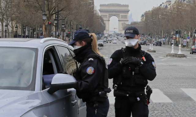 Κοροναϊός Γαλλία: Πώς δίνεται η ειδική άδεια – Το χαρτί που συμπληρώνουν οι πολίτες (pics)