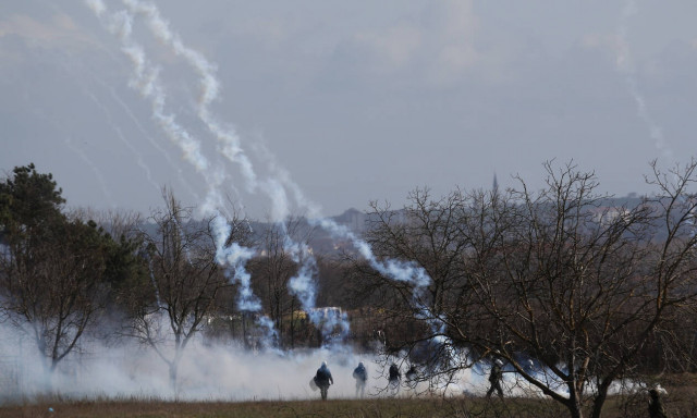 Έβρος: Νύχτα έντασης στις Καστανιές - Απόπειρα εφόδου με την υποστήριξη των Τούρκων