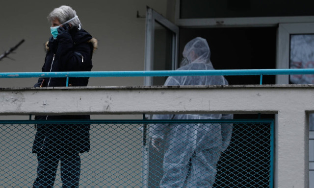 Κορονοϊός: Κραυγή αγωνίας από γυναίκα που δίνει τη δική της «μάχη» στο νοσοκομείο - «Μην βγαίνετε»