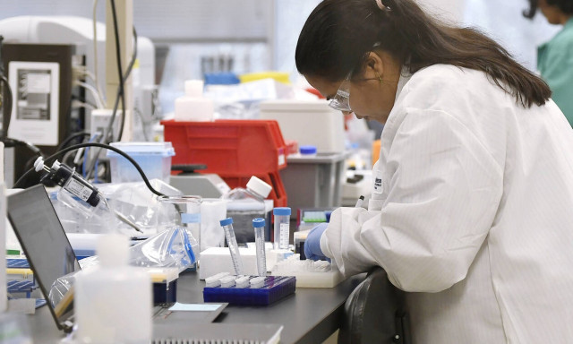 Κορονοϊός: Έξαλλοι οι επιστήμονες - «Αφήστε τη χλωροκίνη, θα σας σκοτώσει»