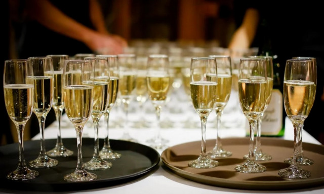 Κορονοϊός: Χαμός σε γάμο - Τέθηκαν όλοι σε καραντίνα - Δείτε τι συνέβη (pics)