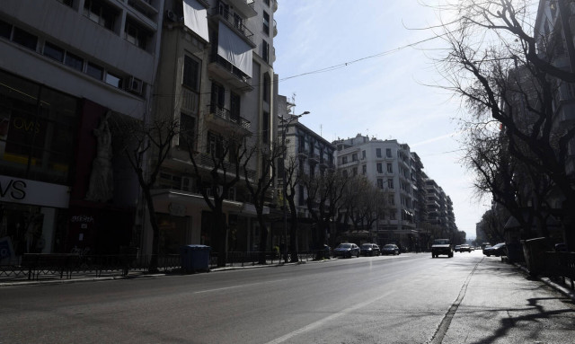 Κορονοϊός: «Στοπ» στις συναθροίσεις άνω 10 ατόμων και εντός σπιτιού