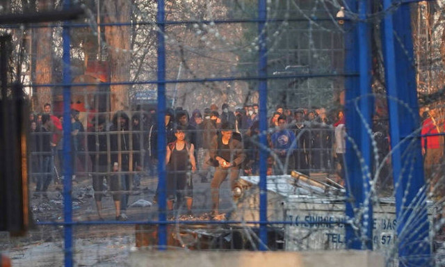 Τουρκική ΜΚΟ: Επιστρέφουν στην Κωνσταντινούπολη πρόσφυγες από τα ελληνοτουρκικά σύνορα