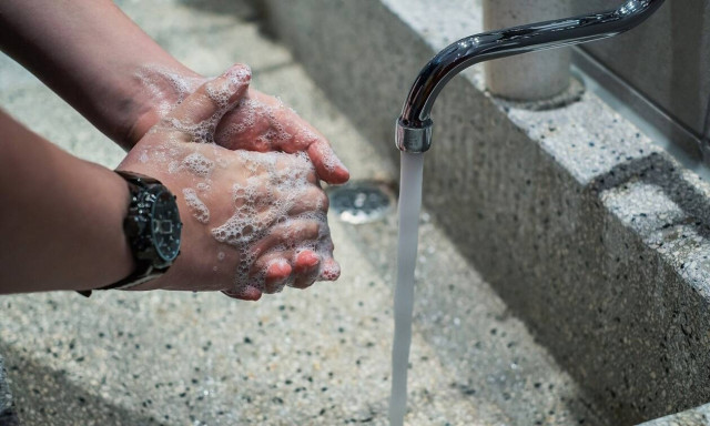 Κορονοϊός: Έτσι θα προφυλαχθούμε από τον ιό COVID-19 - Χρήσιμες συμβουλές