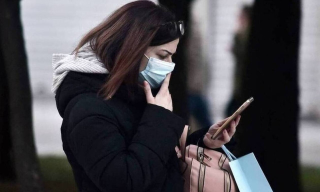 Κορονοϊός: Ανατροπή! Κινδυνεύουν και οι νέοι – Τι δείχνουν τα νέα στοιχεία