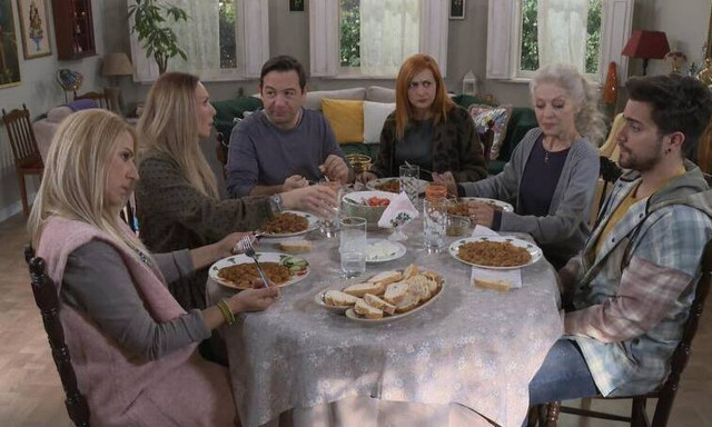 Σπίτι είναι: Το περίεργο τηλεφώνημα, τα ψέματα και το πρόσωπο που θα φέρει αναστάτωση (Photos)