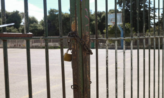 Κορονοϊός - Κλειστά σχολεία: Νέα παράταση - Δείτε πότε ανοίγουν