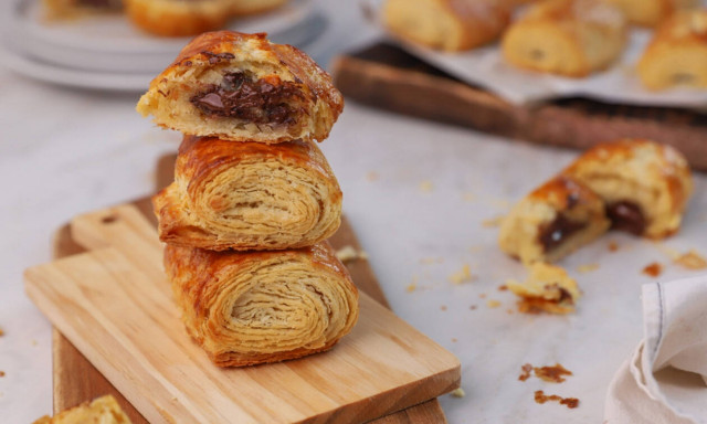 Η συνταγή της ημέρας: Σπιτικά κρουασάν γεμιστά με σοκολάτα