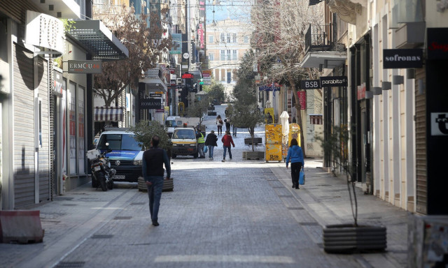 Κορονοϊός - Απαγόρευση κυκλοφορίας: Πώς θα εφαρμοστεί – Ποιοι θα κυκλοφορούν