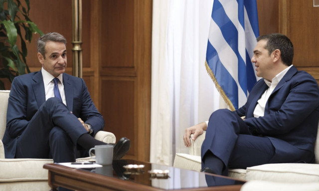 Κορονοϊός – Απαγόρευση κυκλοφορίας: Ο Μητσοτάκης μίλησε με Τσίπρα πριν το διάγγελμα