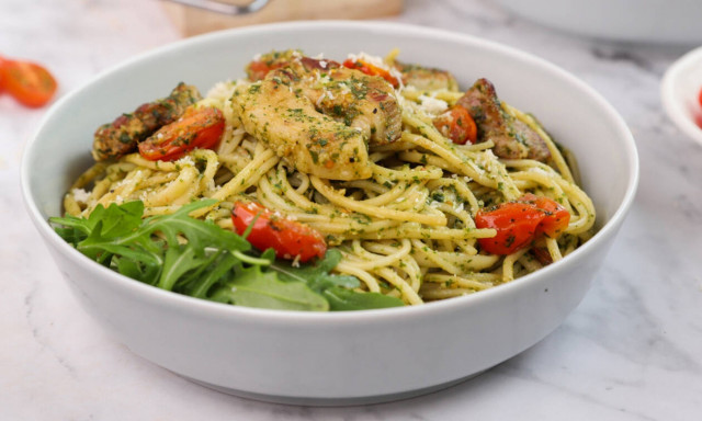 Η συνταγή της ημέρας: Σπαγγέτι με πανσέτα, ντοματίνια και πέστο βασιλικού