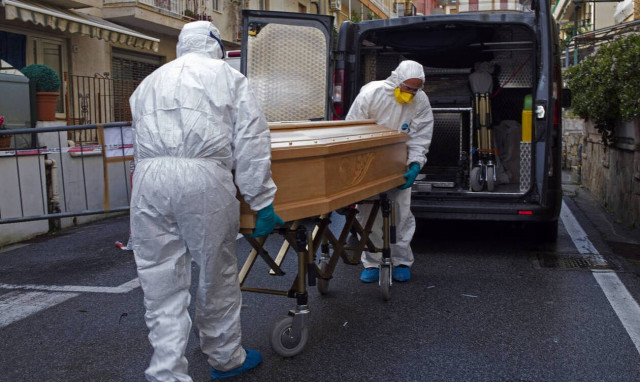 Κορονοϊός – Λομβαρδία: ΣΟΚ! 320 νέοι θάνατοι μέσα σε ένα 24ωρο