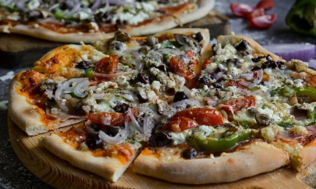 Συνταγή για πεντανόστιμη σπιτική πίτσα