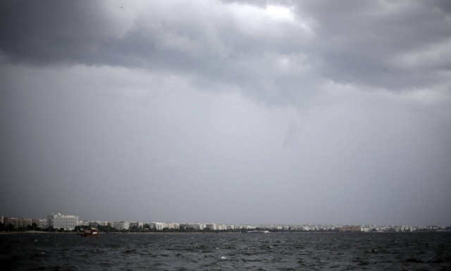 Καιρός: Με συννεφιά και βροχές η Τρίτη - Πόσο θα φτάσει η θερμοκρασία (pics)