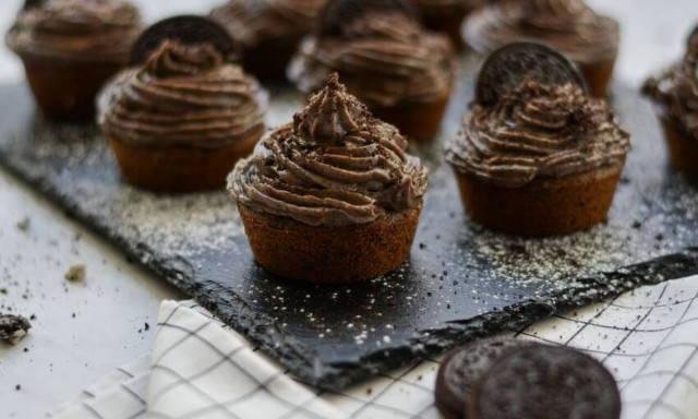 Συνταγή για πεντανόστιμα oreo cupcakes με καραμέλα