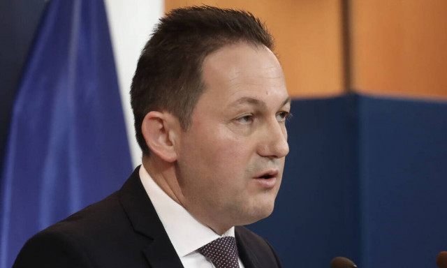 Πέτσας σε ΣΥΡΙΖΑ: Η κυβέρνηση θα εξαντλήσει κάθε περιθώριο για τη στήριξη των εργαζομένων