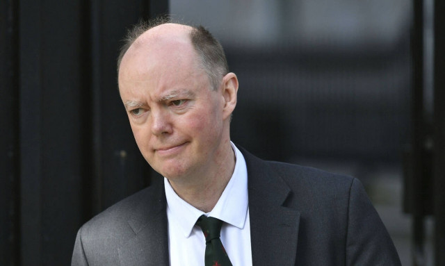 Κορονοϊός: Σε καραντίνα ο Αρχίατρος της Αγγλίας και στενός συνεργάτης του Τζόνσον Κρις Ουίτι