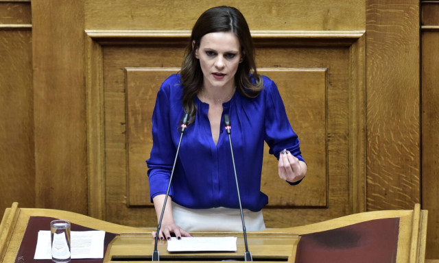 Αχτσιόγλου: Εμπαιγμός των αυτοαπασχολούμενων το νέο μέτρο της κυβέρνησης για το πρόγραμμα κατάρτισης