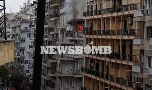 Φωτιά ΤΩΡΑ: Στις φλόγες διαμέρισμα στη Θεσσαλονίκη (pics)