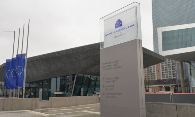 Κορονοϊός: Πολύτιμο χρόνο εξασφαλίζει η αγορά ελληνικών ομολόγων από την ΕΚΤ 