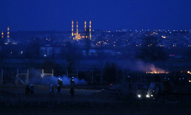 Έβρος: Κινήσεις εκκένωσης από τους μετανάστες στις Καστανιές