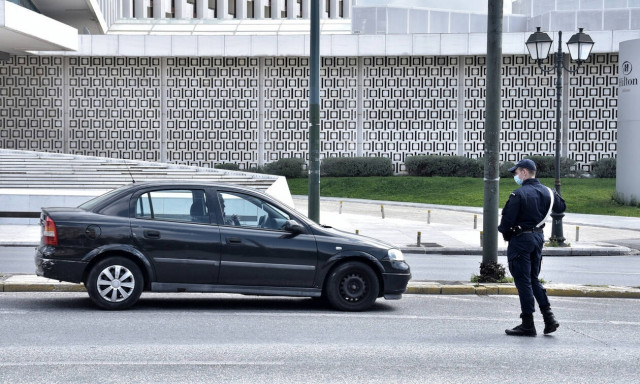 Κορονοϊός - Δημοσκόπηση: Πώς βλέπουν οι Έλληνες τα μέτρα και πόσο φοβούνται τον ιό
