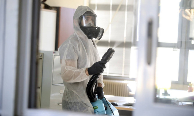 Κορονοϊός: Πολιτική σύγκρουση ΝΔ - ΣΥΡΙΖΑ εν μέσω κρίσης