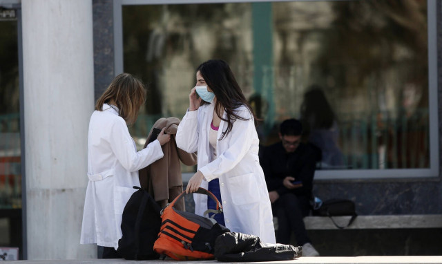 Κορονοϊός: Θετική και η μητέρα του βρέφους στην Καστοριά  