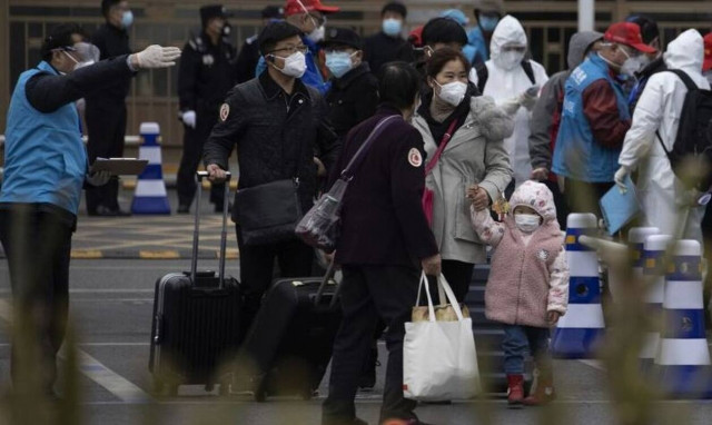 Κορονοϊός: Χαμός στην Χουμπέι - Απαγόρευσαν σε κατοίκους να βγουν από την επαρχία!