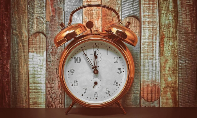 Daylight saving time starts on Sunday; clocks should be set one hour forward