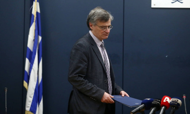 Coronavirus cases reach 1,061, with 95 new cases, and a total of 32 fatalities, says Tsiodras