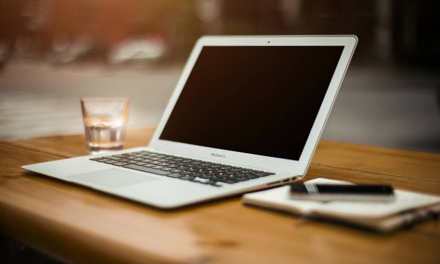 Κορονοϊός - Gov.gr: Όλο το Δημόσιο στην οθόνη του υπολογιστή - Όσα μπορούν να γίνουν από το σπίτι