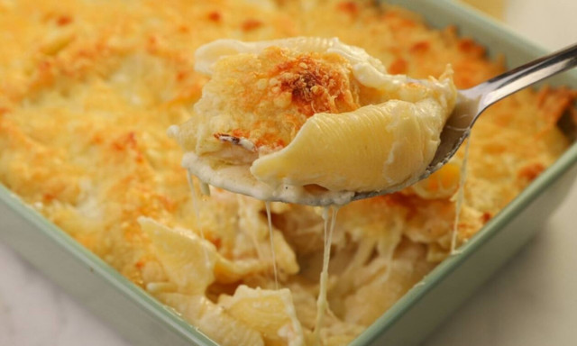 Η συνταγή της ημέρας: Κοχύλια με τέσσερα τυριά στο φούρνο