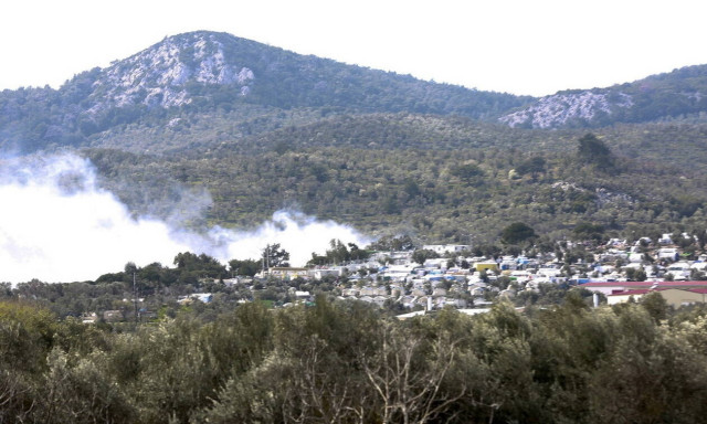 Μυτιλήνη: Πυρκαγιά κατέστρεψε εγκαταστάσεις ΜΚΟ έξω από τον καταυλισμό της Μόριας