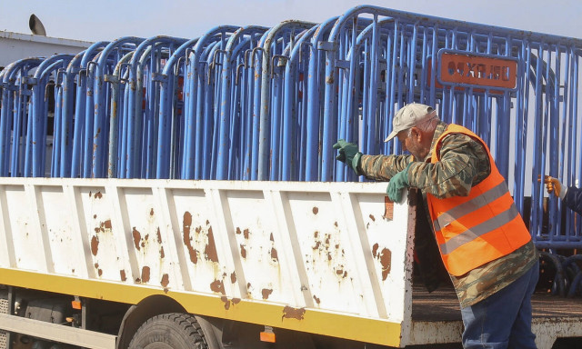 Κορονοϊός: Έτσι «κλείδωσε» η παραλία της Θεσσαλονίκης (pics&vids)