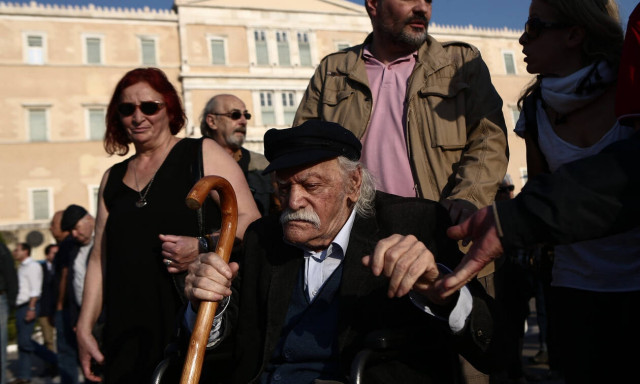 Μανώλης Γλέζος: Πώς «αποχαιρέτησαν» τον ιστορικό αγωνιστή της Αριστεράς στην Βουλή