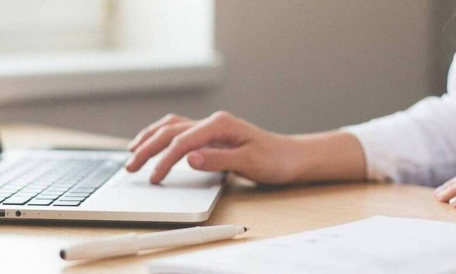 Γεράγγελου στο Newsbomb.gr: «Οι κερδισμένοι και οι χαμένοι των 800 ευρώ»