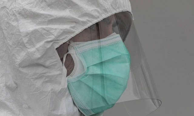 Κορονοϊός: Σοκ - Τόσα μέτρα μπορεί να «ταξιδέψει» ο ιός