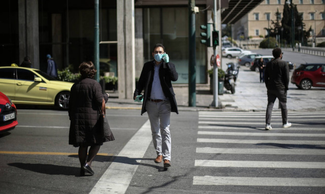 Απαγόρευση κυκλοφορίας: Θέμα ημερών τα νέα μέτρα - Περιορίζονται οι χρόνοι μετακινήσεων και τα sms