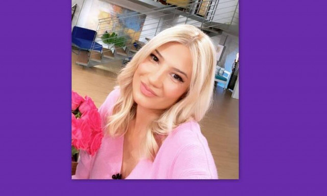 Φαίη Σκορδά: Είδαμε τη φωτό που της έστειλε ο μπαμπάς της και δεν το πιστεύαμε 