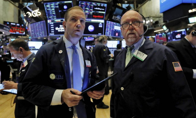 Κορονοϊός: Άνοδος στη Wall Street - Νέα «βουτιά» στην τιμή του πετρελαίου