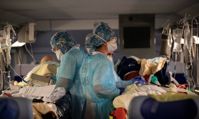 Κορονοϊος Γαλλία: Θερίζει ο ιός! 588 νεκροί το τελευταίο 24ωρο