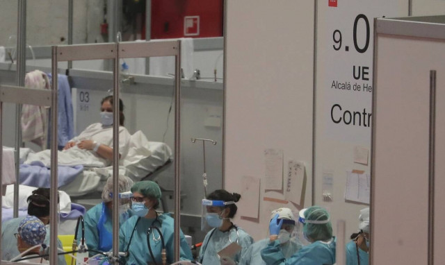 Κορονοϊός: Σοκάρει Ιταλός γιατρός! Δείτε πόσο εύκολα μεταδίδεται ο ιός (vid) 