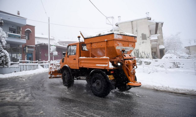 Καιρός: Βροχές και τσουχτερό κρύο τη Δευτέρα - Χιόνια και στην Πάρνηθα