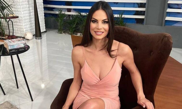 Εύη Βατίδου: «Με τα παιδιά μου έχω αρκετά μικρή διαφορά ηλικίας νιώθω τον παλμό της εποχής τους»