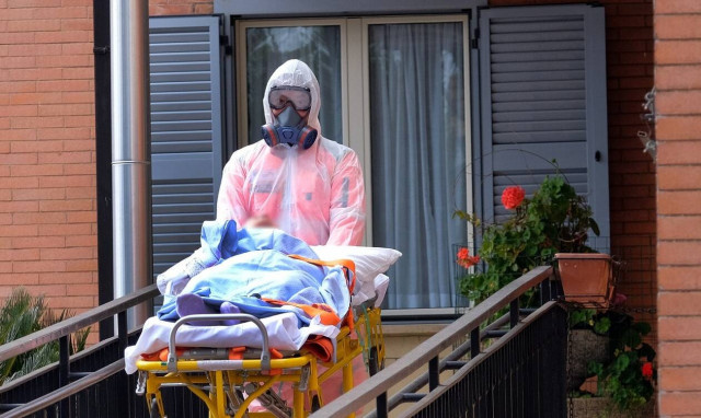 Κορονοϊός: Σοκάρει Έλληνας ασθενής - Ο ιός είναι σαν όπλο που μπαίνει στο σώμα και σε σκοτώνει