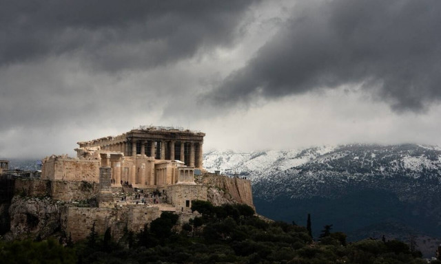 Καιρός: Συνεφιασμένη Κυριακή με βροχές και καταιγίδες - Πού θα χιονίσει (χάρτες)