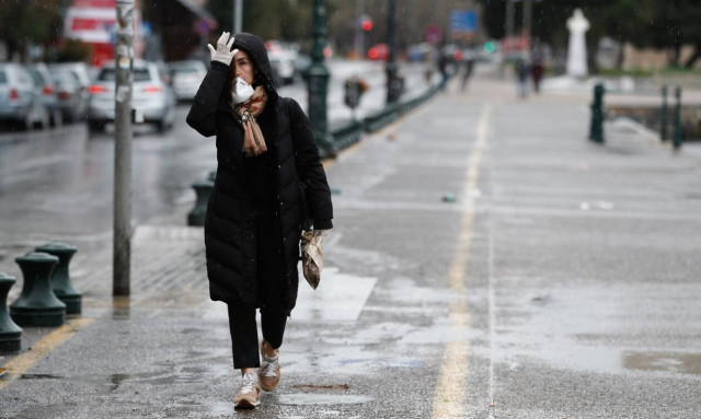 Κορονοϊός: Πώς θα γίνει η χαλάρωση της απαγόρευσης κυκλοφορίας - Τα βήματα και η προειδοποίηση Πέτσα