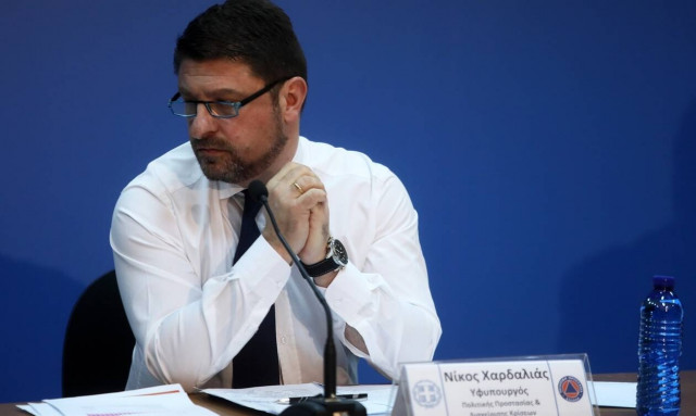 Κορονοϊός - Χαρδαλιάς: Χιλιάδες σε καραντίνα στην Ελλάδα - Ξεχάστε την άρση μέτρων