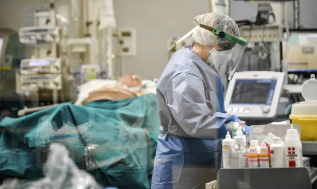 Κορονοϊός - Ισπανία: Σκοτείνιασε η ελπίδα - Αύξηση και πάλι στον αριθμό των θυμάτων